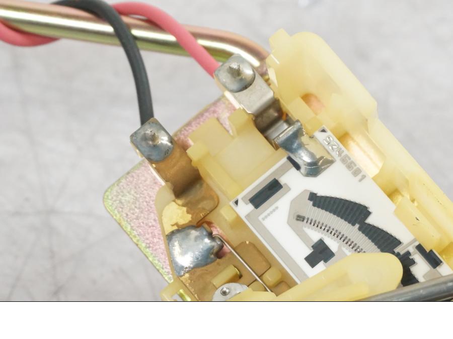 Höger sida på Bensintankgivare från en Suzuki GSX 1300 RX -1999 motorcykel.