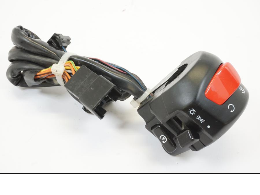 Höger sida på Styrelreglage från en Suzuki GSX-R 600 -2001 motorcykel.