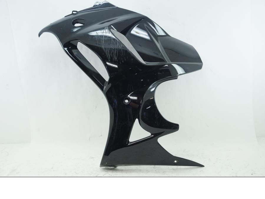 Framsidan på Sidkåpa från en Suzuki Alla -2010 motorcykel.