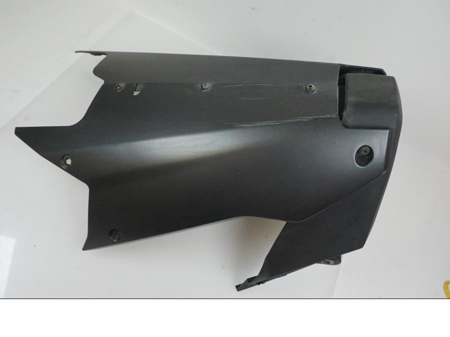 Extrabild2 på Magkåpa från en Aprilia RS 660 -2022 motorcykel.