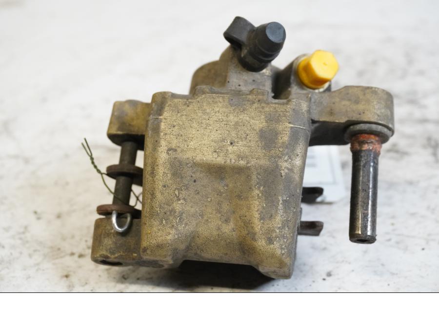 Baksidan på Bromsok från en KTM 625 Duke II -2002 motorcykel.