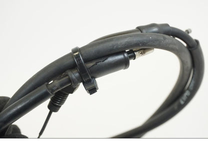 Snett uppifrån på Chokevajer från en Honda NSR 125 -1991 motorcykel.