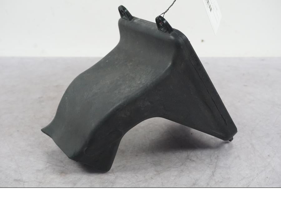 Framsidan på Luftburksnorkel från en Ducati Multistrada V4 -2024 motorcykel.