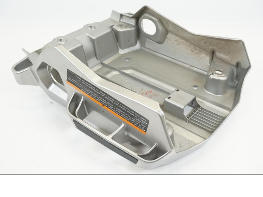 Baksidan på Passagerarhandtag från en Yamaha XTZ1200E -2014 motorcykel.