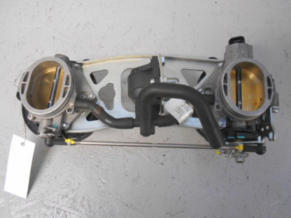 Framsidan på Spjällhus från en Ducati Streetfighter 1098 -2010 motorcykel.