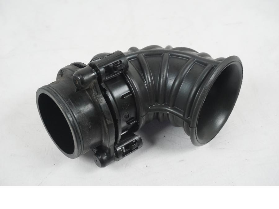 Baksidan på Luftrör från en MV Agusta Dragster -2014 motorcykel.