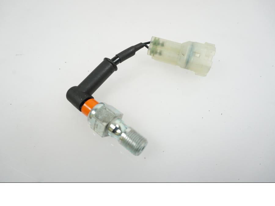 Framsidan på Bromsljuskontakt från en KTM 890 Duke -2020 motorcykel.