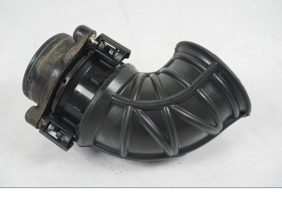 Framsidan på Luftrör från en MV Agusta Dragster -2014 motorcykel.