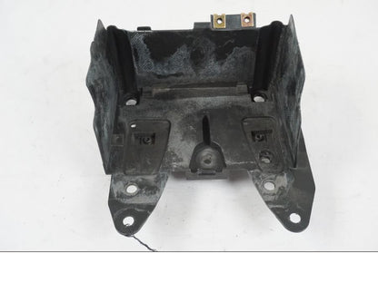 Framsidan på Batterihållare från en Yamaha YZF 1000 R1 -2007 motorcykel.