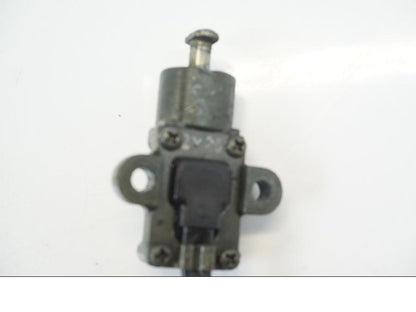 Baksidan på Sidostödsbrytare från en Yamaha XVS 1100 -2003 motorcykel.