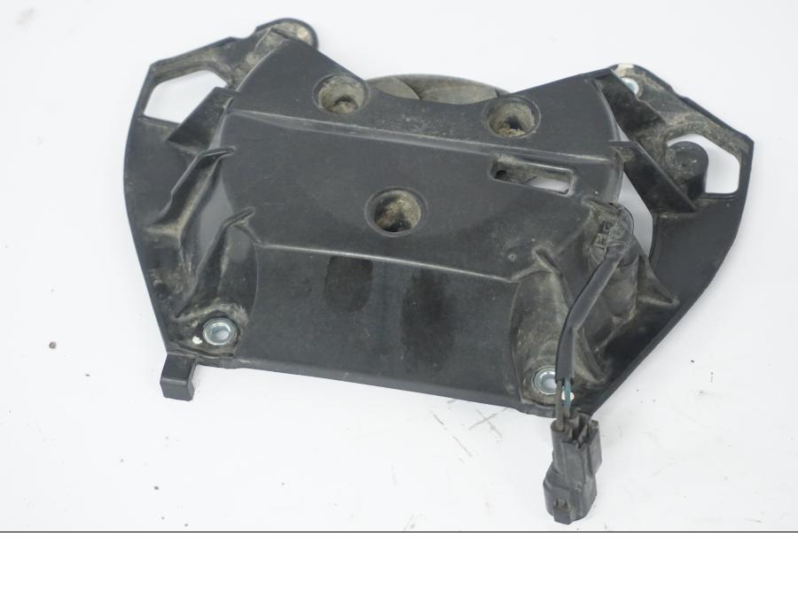 Höger sida på Vattenkylfläkt från en Honda CB 500 X -2015 motorcykel.