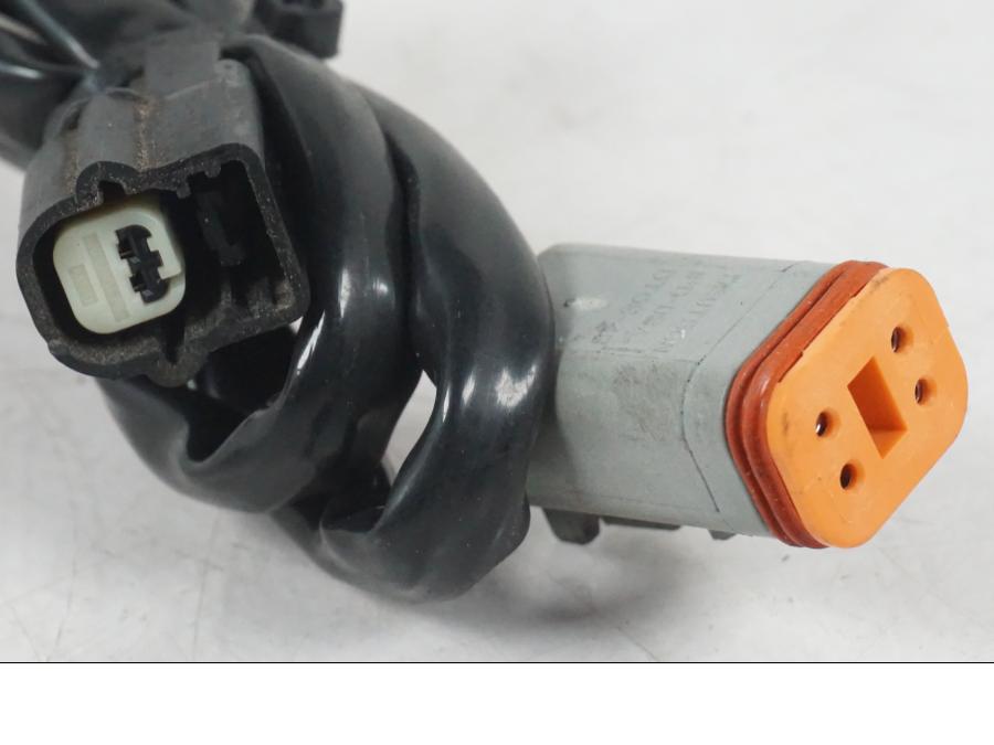 Snett uppifrån på Kablage från en H-D Softail FXCW Rocker -2008 motorcykel.