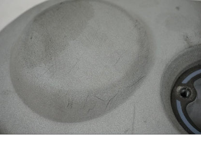 Snett uppifrån på Transmissionskåpa från en H-D Softail Standard FXST -2001 motorcykel.