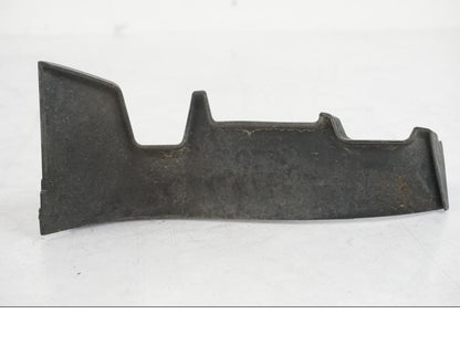 Vänster sida på Plast från en KTM 1290 Super Duke R -2022 motorcykel.