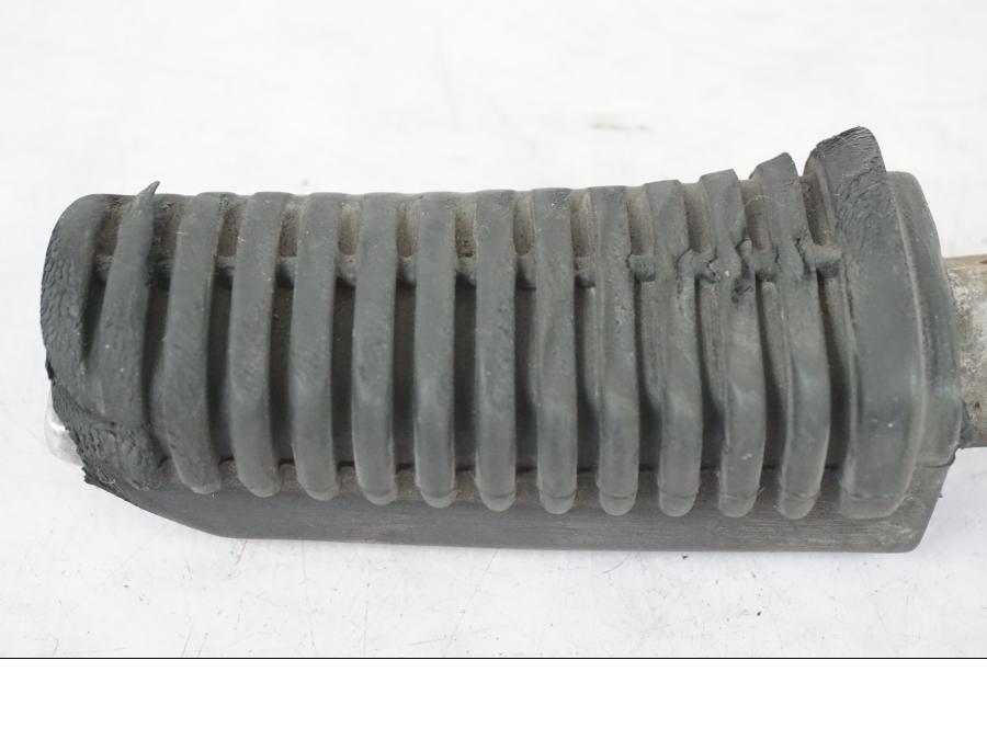 Baksidan på Fotpinne från en BMW K 1100 LT -1999 motorcykel.