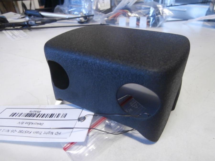 Baksidan på Dekorkåpa från en H-D Softail Night Train EFI FXSTBI -2006 motorcykel.