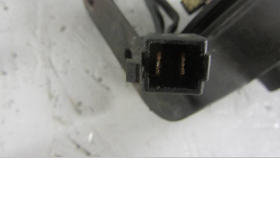 Vänster sida på Dekompsolenoid från en Suzuki VS 1400 -1996 motorcykel.
