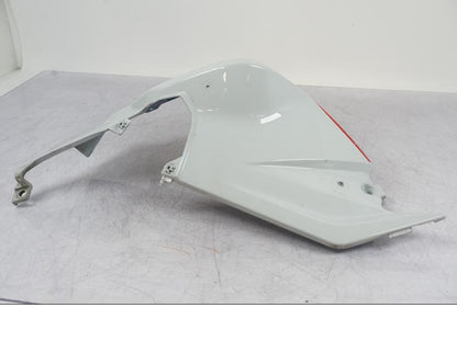 Baksidan på Bensintankskåpa från en BMW F 800 R -2018 motorcykel.