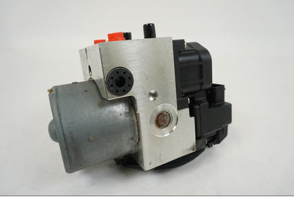 Höger sida på ABS Modulator från en BMW F 650 CS -2002 motorcykel.