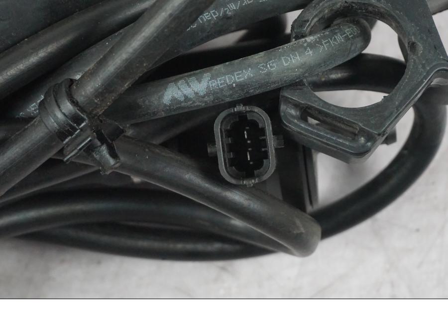 Snett nerifrån på Fuel Evap System från en Ducati Multistrada V4 -2024 motorcykel.