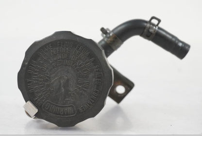 Baksidan på Bromsvätskebehållare från en Suzuki SV 650 S -2005 motorcykel.