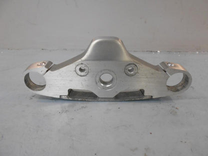 Framsidan på Gaffelkrona från en Kawasaki VN 1500 Classic Tourer -2002 motorcykel.