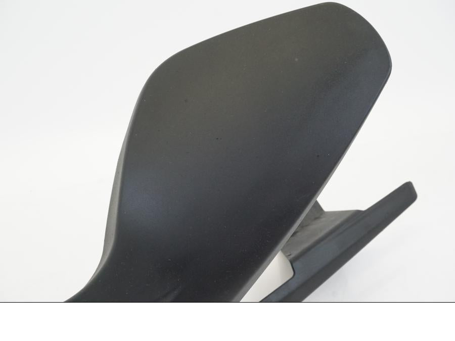 Höger sida på Svingskärm från en Ducati Streetfighter V4 -2020 motorcykel.