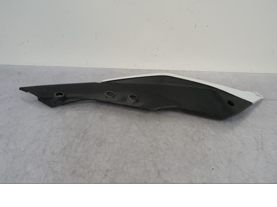 Baksidan på Bakvinge från en KTM 1290 Super Adventure R -2018 motorcykel.