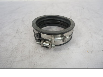 Framsidan på Insug från en KTM 1290 Super Duke R -2021 motorcykel.