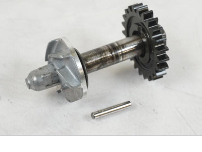 Framsidan på Vattenpump från en Honda CBR 125 R -2006 motorcykel.