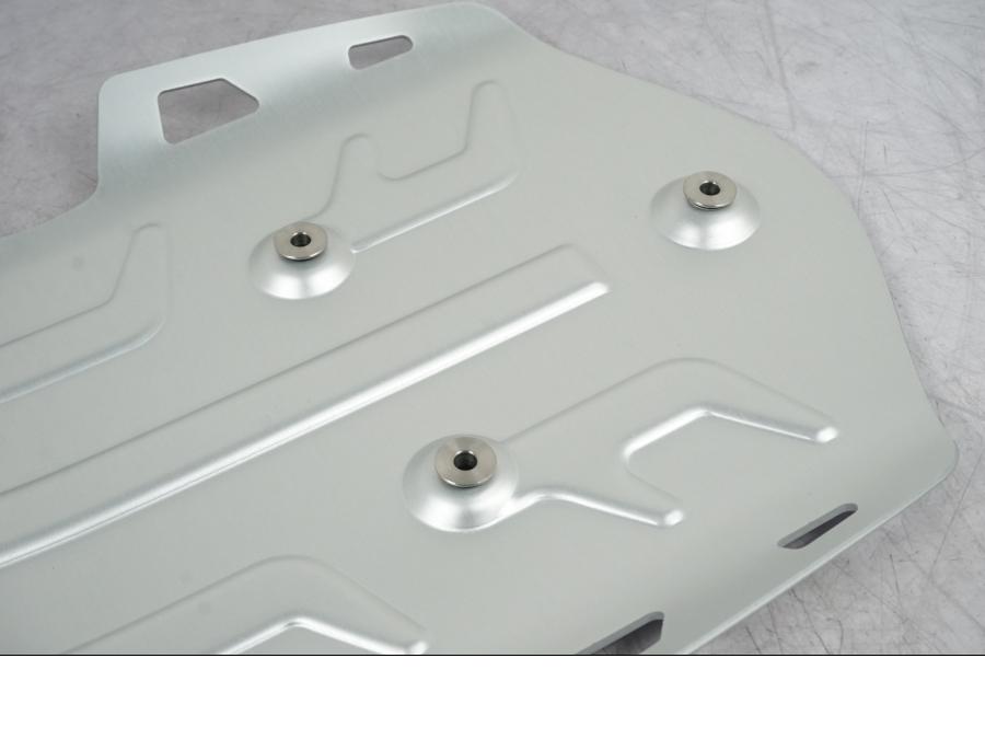 Baksidan på Hasplåt från en BMW R 1250 GSA -2022 motorcykel.