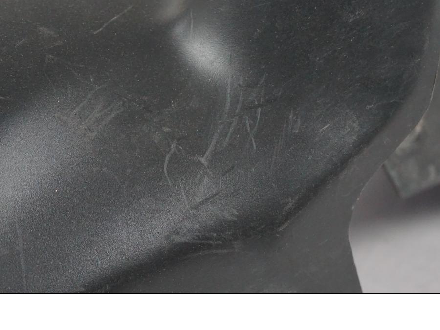 Extrabild3 på <p>Framskärm fram från Honda XL 700 VA 2008.</p>

<p>Repor finns se bilder.</p> motorcykel.