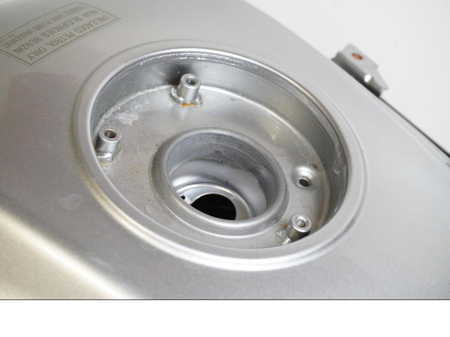 Extrabild1 på Bensintank från en Kawasaki Versys 650 -2007 motorcykel.