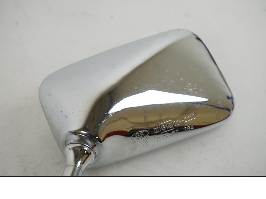 Vänster sida på Backspegel från en Honda VT 1100 C -1995 motorcykel.