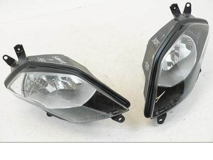 Framsidan på Strålkastare från en BMW S 1000 XR -2014 motorcykel.