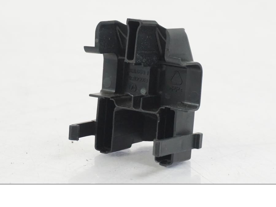 Vänster sida på Startrelä från en KTM 1290 Super Duke R -2022 motorcykel.