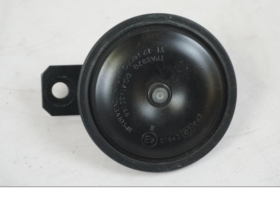 Framsidan på Signalhorn / Tuta från en Suzuki VZR 1800 -2009 motorcykel.