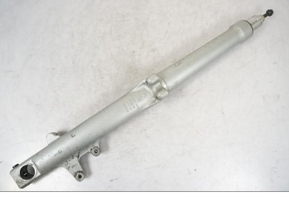 Snett uppifrån på Gaffelben från en BMW R 1200 R -2007 motorcykel.