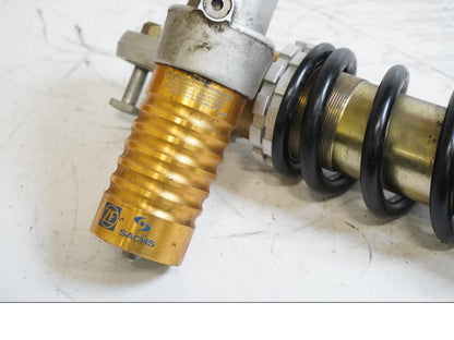 Snett uppifrån på Stötdämpare från en Aprilia SXV 550 -2007 motorcykel.