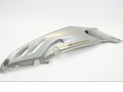 Baksidan på Bakvinge från en Aprilia Pegaso 650 -1997 motorcykel.