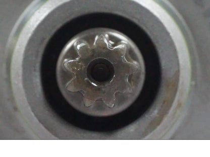 Höger sida på Startmotor från en Ducati Multistrada V4 -2024 motorcykel.