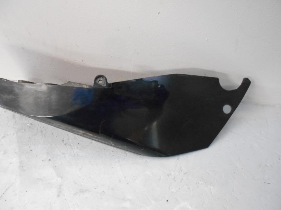 Baksidan på Bakvinge från en KTM 690 SM -2007 motorcykel.