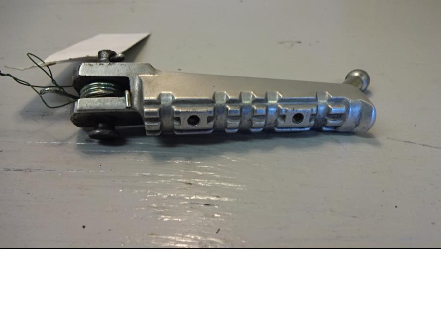 Framsidan på Fotpinne från en Yamaha YZF-R 125 -2012 motorcykel.