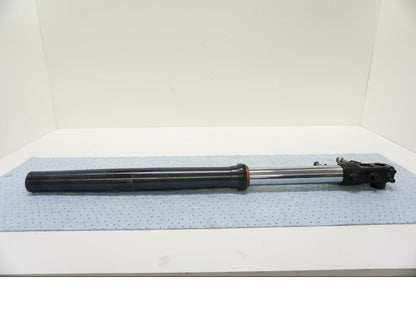 Framsidan på Gaffelben från en KTM 690 SMCR -2015 motorcykel.