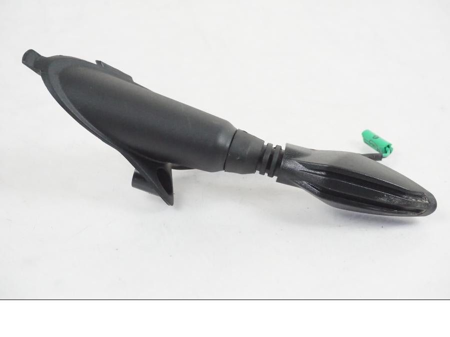 Snett nerifrån på Blinkers LED från en KTM 390 Adventure -2021 motorcykel.