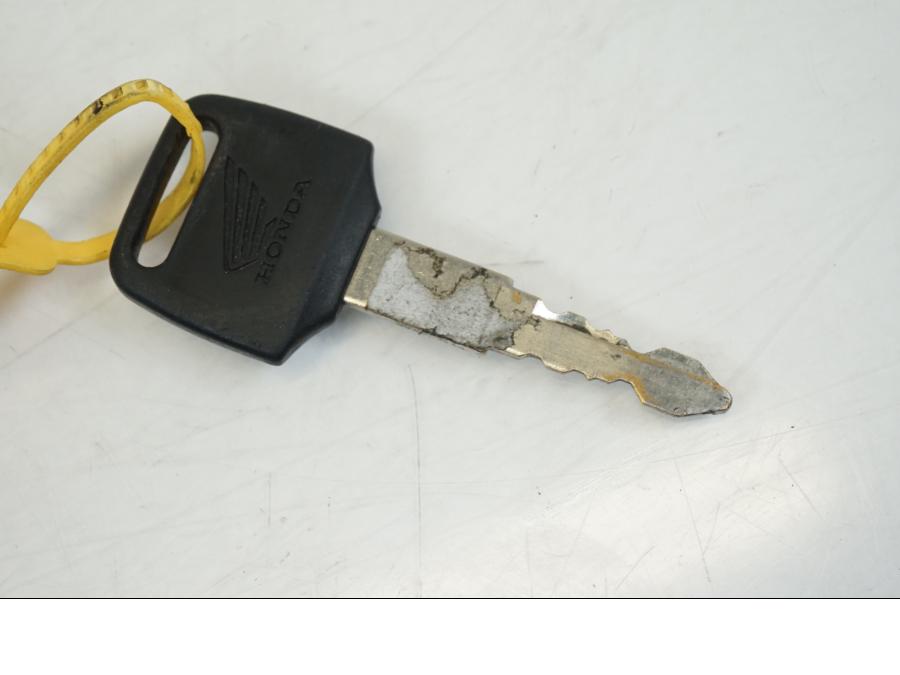 Extrabild2 på Låssats från en Honda XL 1000 V -1999 motorcykel.