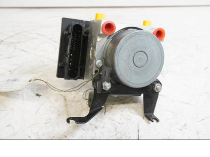 Framsidan på ABS Modulator från en BMW F 800 S -2007 motorcykel.