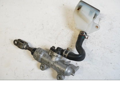 Framsidan på Bromshuvudcylinder från en Suzuki GSX-R 1000 -2003 motorcykel.