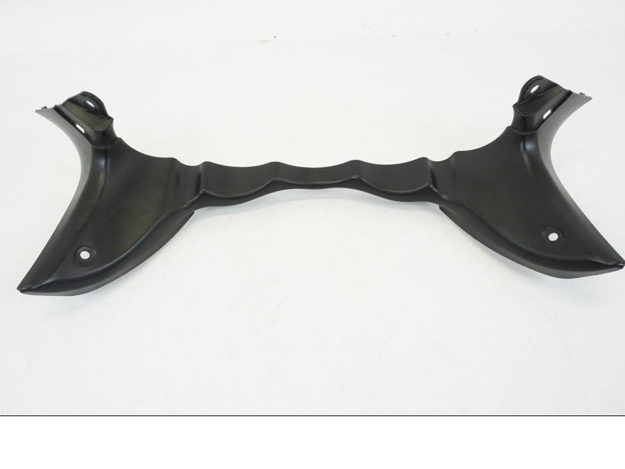 Vänster sida på Instrumentplast från en Suzuki GSX 1300 R -2017 motorcykel.