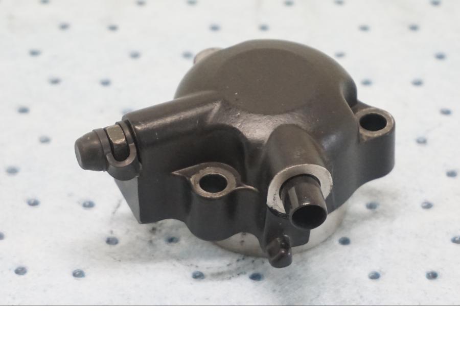 Framsidan på Kopplingslavcylinder från en Triumph Thunderbird 900 -2000 motorcykel.